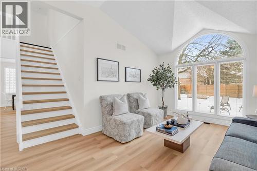 1 Balfour Court, Guelph, ON - Indoor Photo Showing Living Room