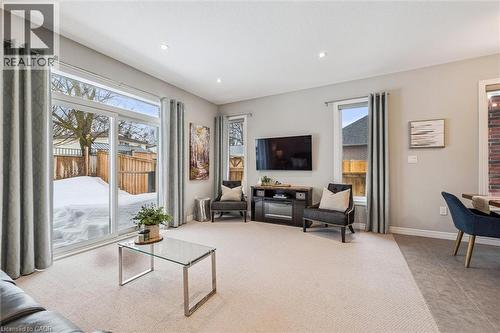 130 N Snyder Avenue N, Elmira, ON - Indoor Photo Showing Living Room