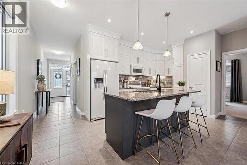 130 N Snyder Avenue N, Elmira, ON - Indoor Photo Showing Kitchen With Upgraded Kitchen