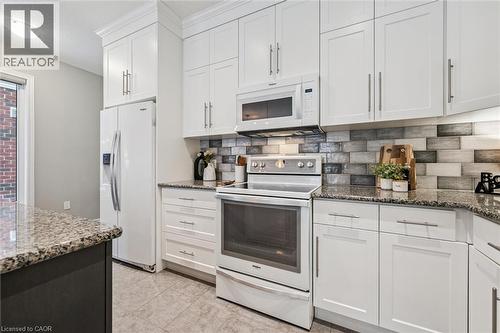 130 N Snyder Avenue N, Elmira, ON - Indoor Photo Showing Kitchen