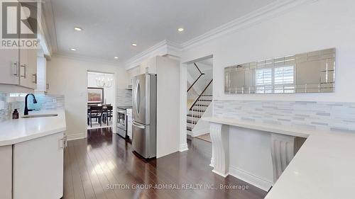78 Thorny Brae Drive, Markham, ON - Indoor Photo Showing Kitchen With Upgraded Kitchen