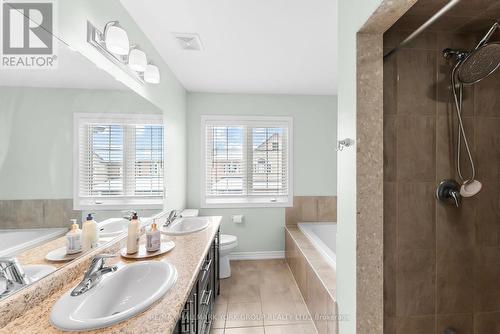 13 Charmuse Lane - East Gwillimbury - 13 Charmuse Lane, East Gwillimbury, ON - Indoor Photo Showing Bathroom