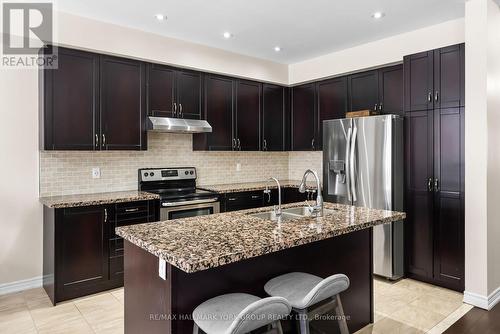 13 Charmuse Lane - East Gwillimbury - 13 Charmuse Lane, East Gwillimbury, ON - Indoor Photo Showing Kitchen With Double Sink With Upgraded Kitchen