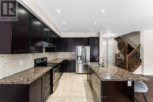 13 Charmuse Lane - East Gwillimbury - 13 Charmuse Lane, East Gwillimbury, ON - Indoor Photo Showing Kitchen With Double Sink With Upgraded Kitchen