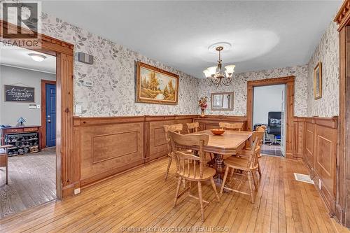 66 Delaware Avenue, Chatham, ON - Indoor Photo Showing Dining Room