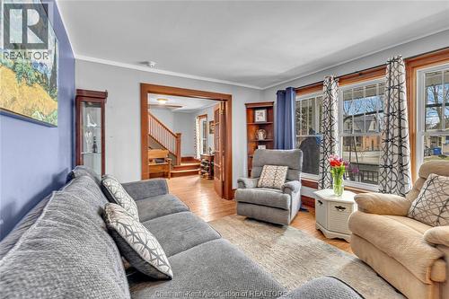 66 Delaware Avenue, Chatham, ON - Indoor Photo Showing Living Room
