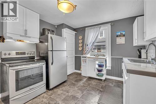 66 Delaware Avenue, Chatham, ON - Indoor Photo Showing Kitchen