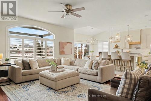 127 Lachaine Street, Russell, ON - Indoor Photo Showing Living Room