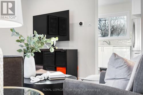 852 Borthwick Avenue, Ottawa, ON - Indoor