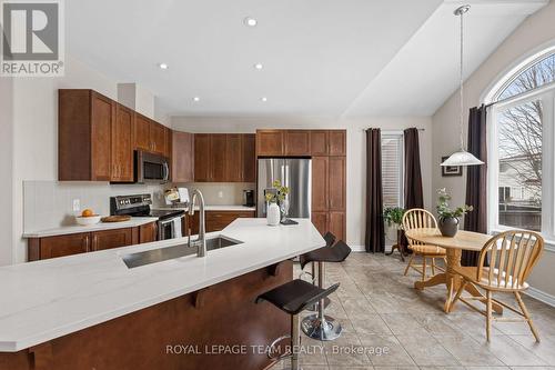 257 Denali Way, Ottawa, ON - Indoor Photo Showing Kitchen With Stainless Steel Kitchen