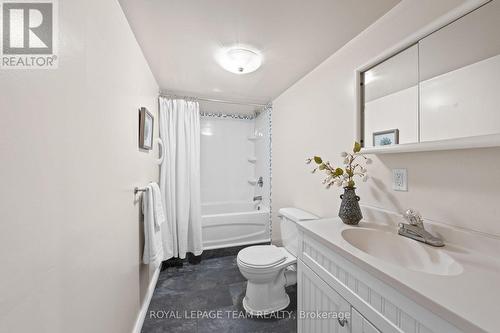 257 Denali Way, Ottawa, ON - Indoor Photo Showing Bathroom