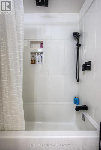 23 Carberry Road, Erin, ON - Indoor Photo Showing Bathroom