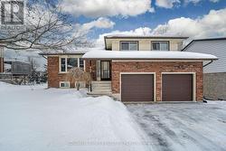 962 GOLFVIEW ROAD  Peterborough (Otonabee Ward 1), ON K9J 7W4