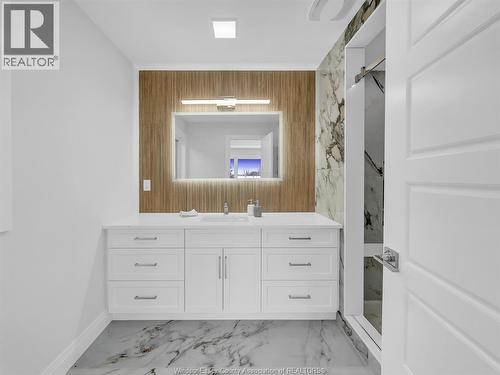 118 Bear Street, Essex, ON - Indoor Photo Showing Other Room