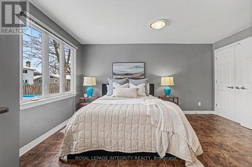 185 Withrow Avenue, Ottawa, ON - Indoor Photo Showing Bedroom