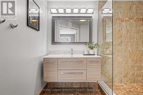 185 Withrow Avenue, Ottawa, ON - Indoor Photo Showing Bathroom