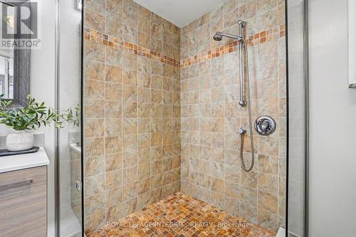 185 Withrow Avenue, Ottawa, ON - Indoor Photo Showing Bathroom