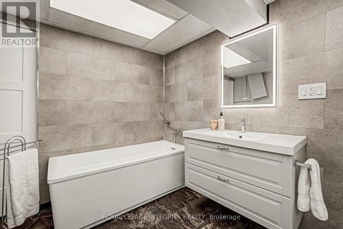 185 Withrow Avenue, Ottawa, ON - Indoor Photo Showing Bathroom