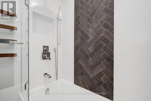 517 Braydon Avenue, Ottawa, ON - Indoor Photo Showing Bathroom
