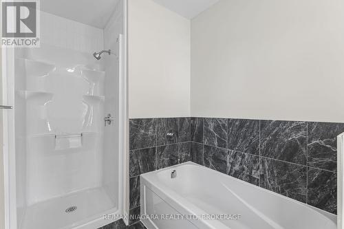 3219 Dominion Road, Fort Erie (Ridgeway), ON - Indoor Photo Showing Bathroom