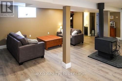 179422 Grey Road 17, Georgian Bluffs, ON - Indoor Photo Showing Other Room