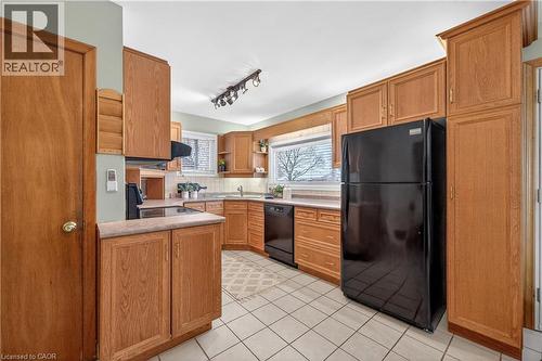 126 West 4Th Street, Hamilton, ON - Indoor Photo Showing Kitchen