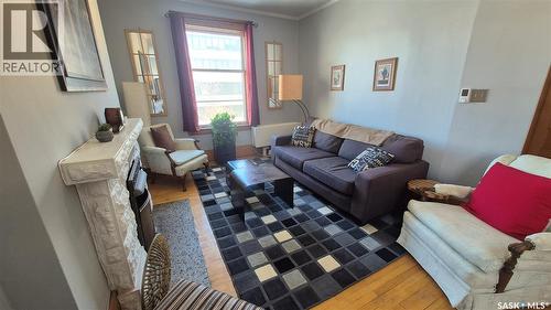 12 2201 14Th Avenue, Regina, SK - Indoor Photo Showing Living Room
