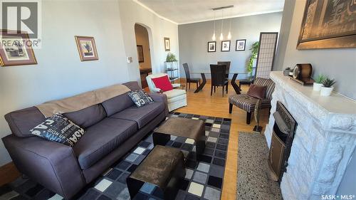 12 2201 14Th Avenue, Regina, SK - Indoor Photo Showing Living Room