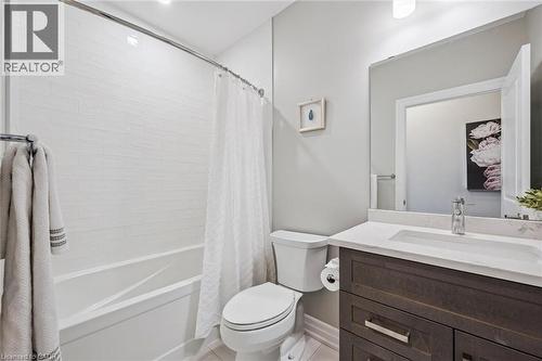 1880 Gordon Street Unit# 809, Guelph, ON - Indoor Photo Showing Bathroom