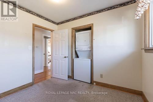 10 Ridgeview Avenue, St. Catharines, ON - Indoor Photo Showing Laundry Room