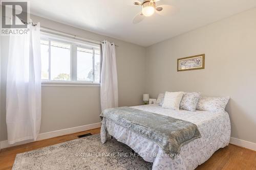 10 Ridgeview Avenue, St. Catharines, ON - Indoor Photo Showing Bedroom