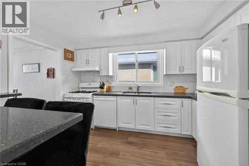 327 Eaglewood Drive, Hamilton, ON - Indoor Photo Showing Kitchen With Double Sink
