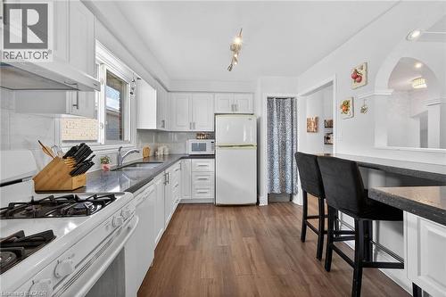 327 Eaglewood Drive, Hamilton, ON - Indoor Photo Showing Kitchen