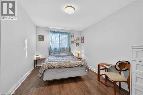 327 Eaglewood Drive, Hamilton, ON - Indoor Photo Showing Bedroom