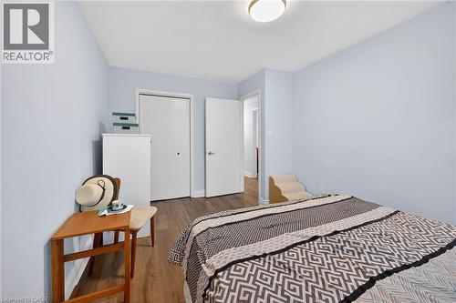 327 Eaglewood Drive, Hamilton, ON - Indoor Photo Showing Bedroom