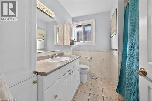 327 Eaglewood Drive, Hamilton, ON - Indoor Photo Showing Bathroom