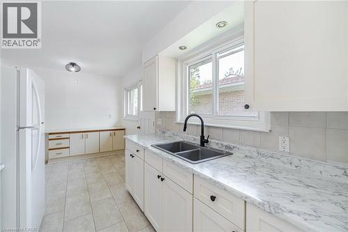 1093 Parthia Crescent, Mississauga, ON - Indoor Photo Showing Kitchen With Double Sink