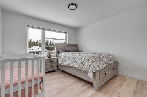 Chambre à coucher principale - 35 Rue De La Tourbière, Sainte-Catherine-De-La-Jacques-Cartier, QC - Indoor Photo Showing Bedroom