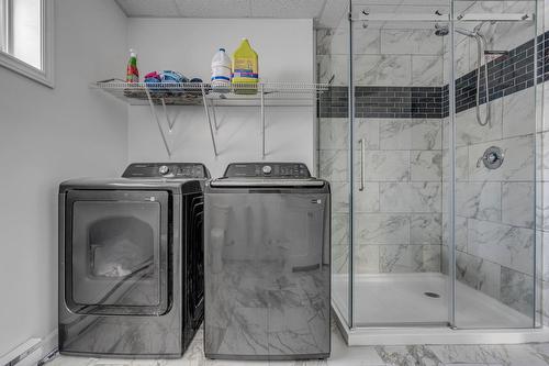 Salle de bains - 35 Rue De La Tourbière, Sainte-Catherine-De-La-Jacques-Cartier, QC - Indoor Photo Showing Laundry Room