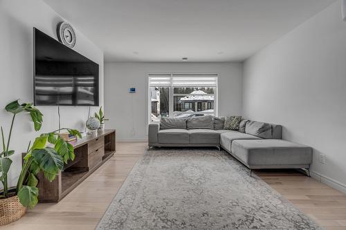 Salon - 35 Rue De La Tourbière, Sainte-Catherine-De-La-Jacques-Cartier, QC - Indoor Photo Showing Living Room