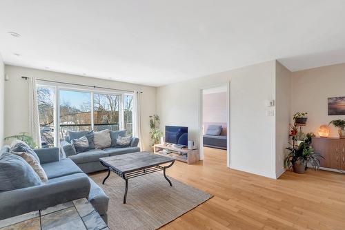 Salon - 5-5740 Rue Laurendeau, Montréal (Le Sud-Ouest), QC - Indoor Photo Showing Living Room