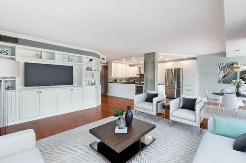 Salon - 301-30 Rue Berlioz, Montréal (Verdun/Île-Des-Soeurs), QC - Indoor Photo Showing Living Room