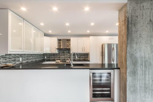 Cuisine - 301-30 Rue Berlioz, Montréal (Verdun/Île-Des-Soeurs), QC - Indoor Photo Showing Kitchen With Double Sink With Upgraded Kitchen