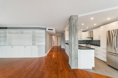 Vue d'ensemble - 301-30 Rue Berlioz, Montréal (Verdun/Île-Des-Soeurs), QC - Indoor Photo Showing Kitchen With Upgraded Kitchen