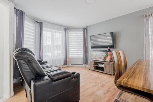 Salon - 2992 Rue Chamberland, Sherbrooke (Fleurimont), QC - Indoor