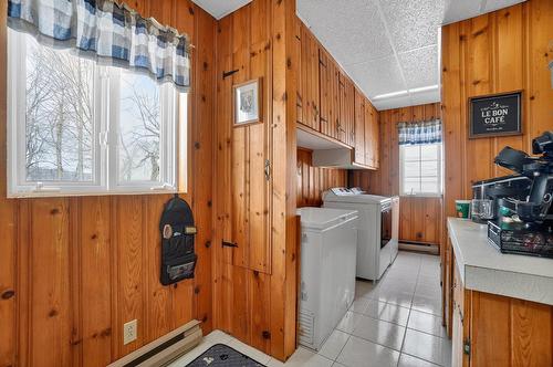 Salle de lavage - 425 Rue Voligny, Saint-Thomas, QC - Indoor Photo Showing Laundry Room