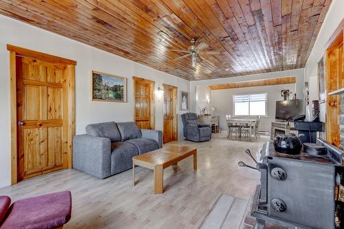 Living room - 302 Route Du Lac-Rond S., Montcalm, QC - Indoor Photo Showing Other Room