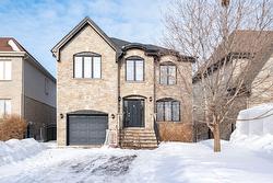 5895 Rue Chevalier  Brossard, QC J4Z 0E2