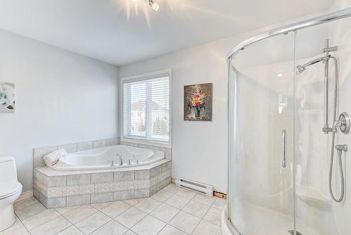 Salle de bains - 5895 Rue Chevalier, Brossard, QC - Indoor Photo Showing Bathroom