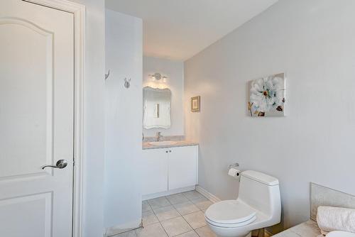 Salle de bains - 5895 Rue Chevalier, Brossard, QC - Indoor Photo Showing Bathroom